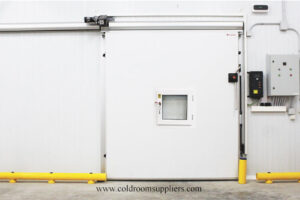 Cold room sliding door